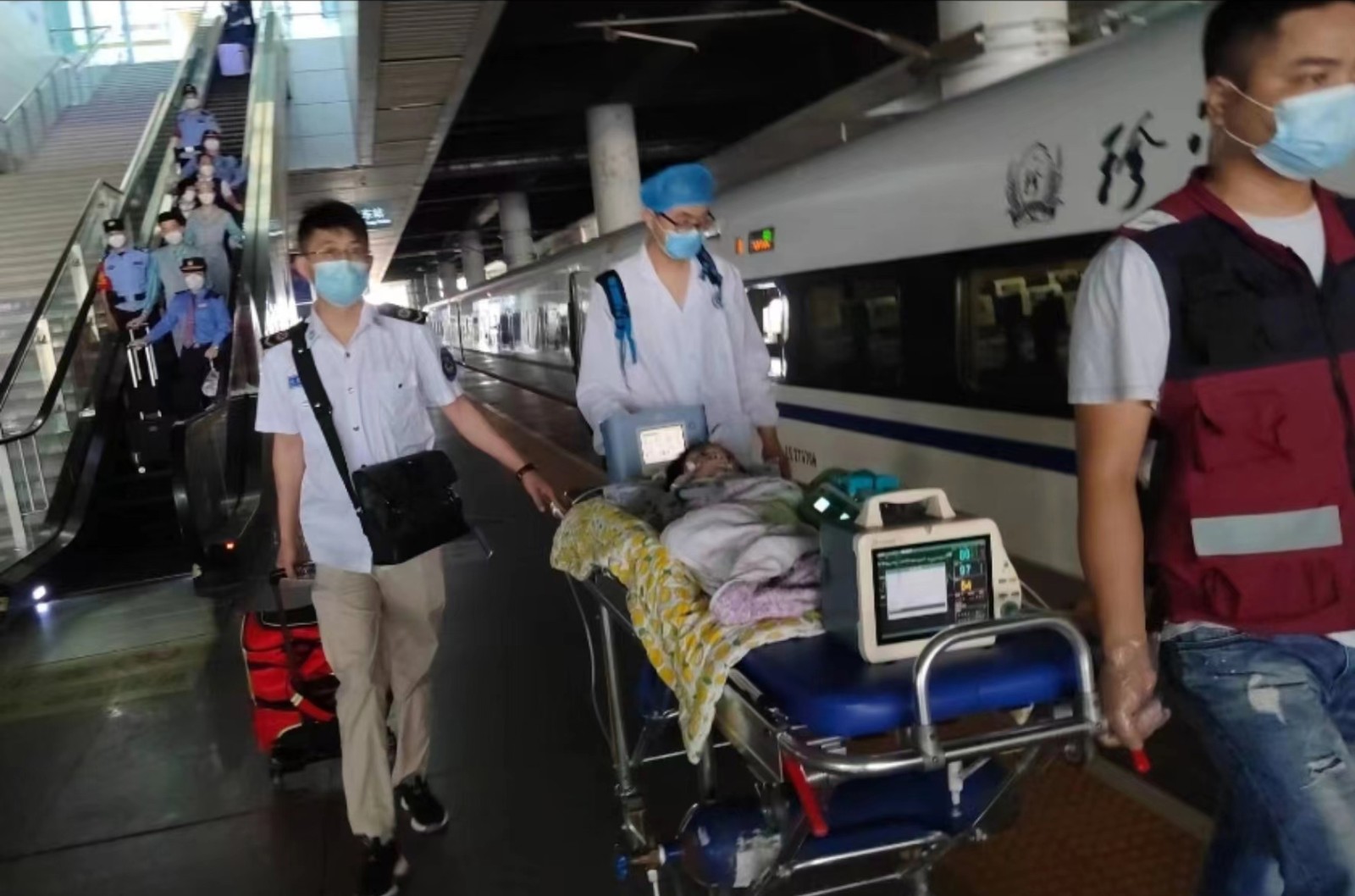 新和县高铁转运公司